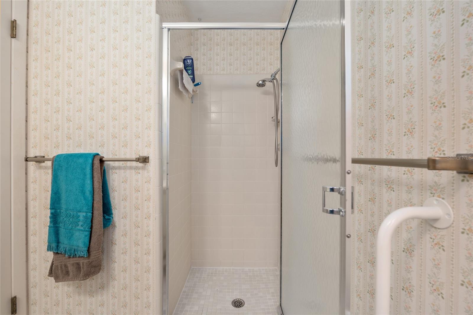 Image 14 of 24 For 8646 42nd Street