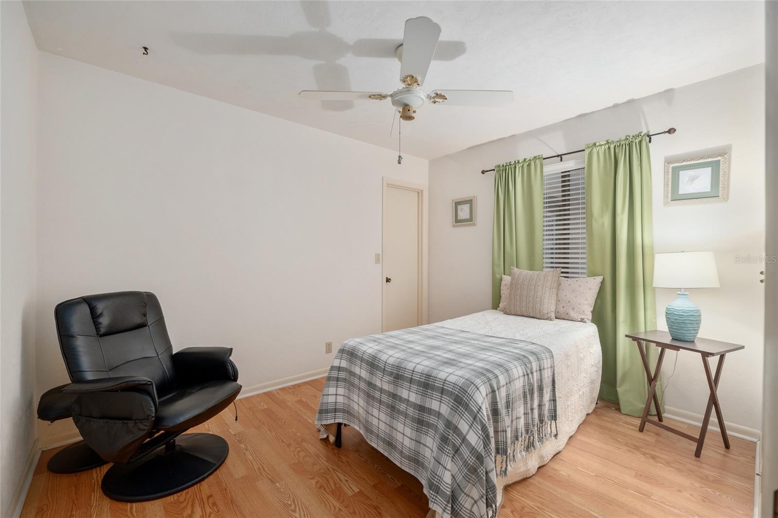 Image 15 of 24 For 8646 42nd Street