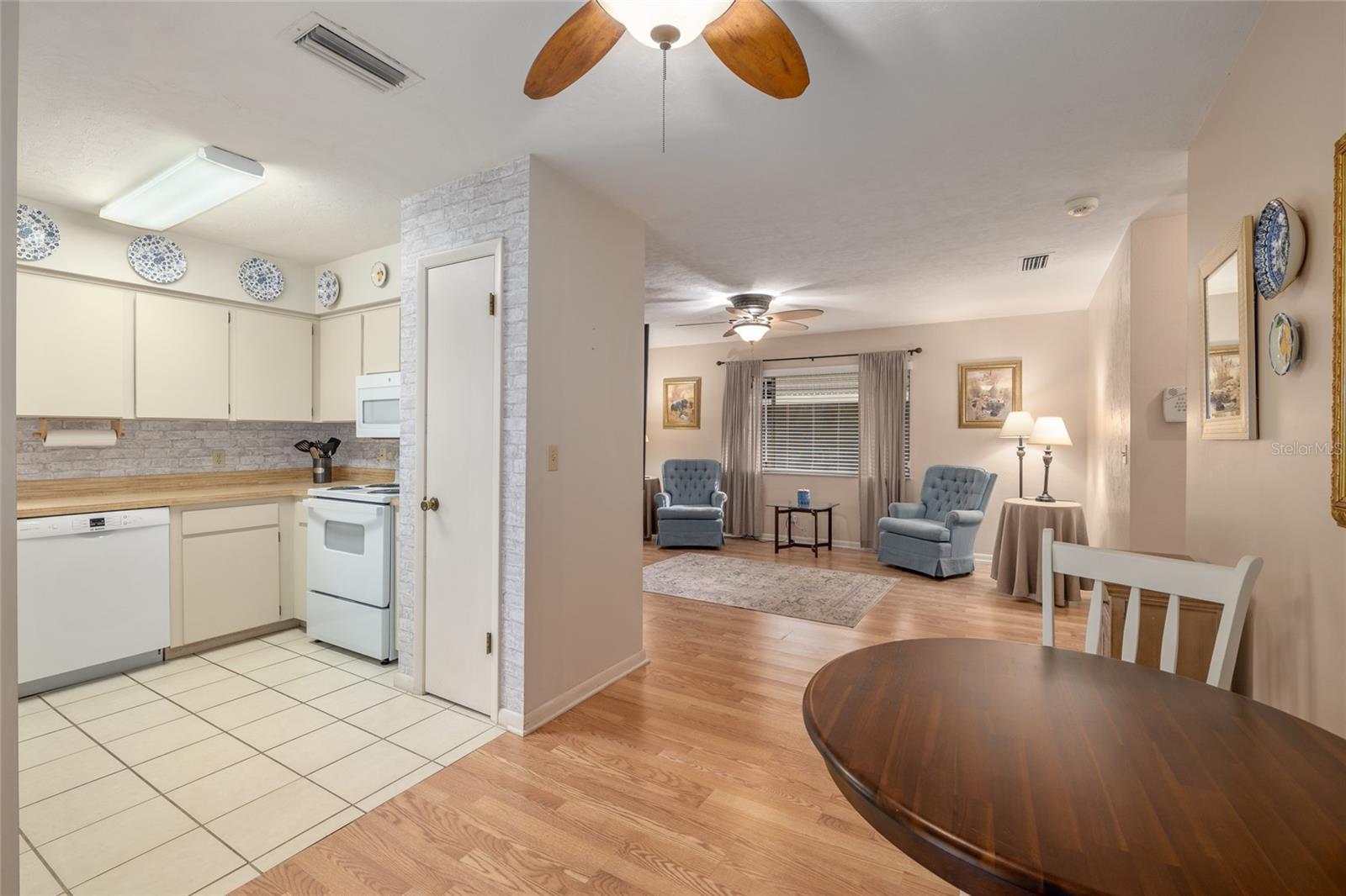 Image 5 of 24 For 8646 42nd Street