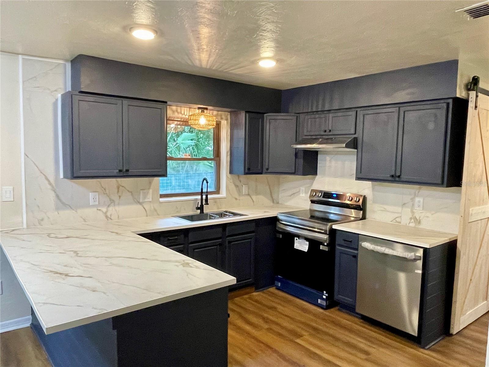 Image 10 of 27 For 1715 6th Place