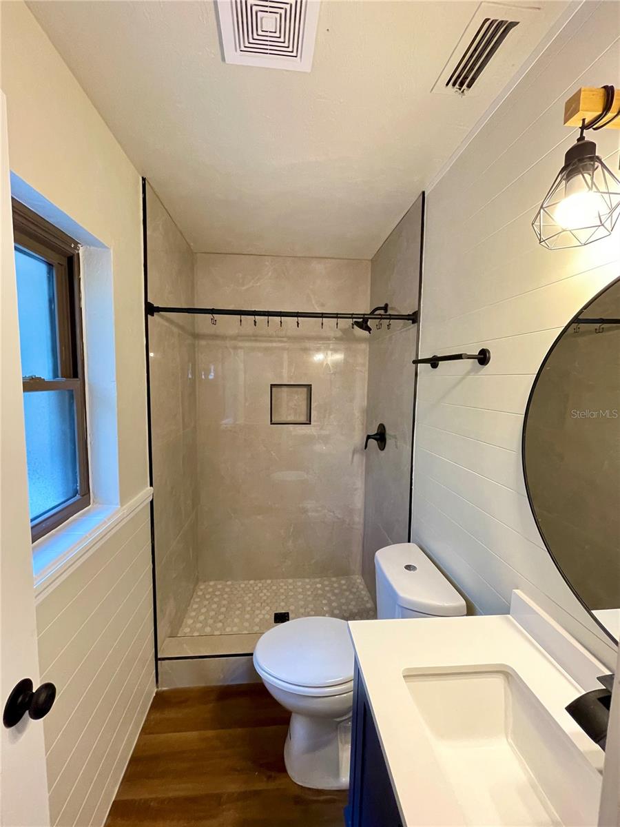 Image 20 of 27 For 1715 6th Place