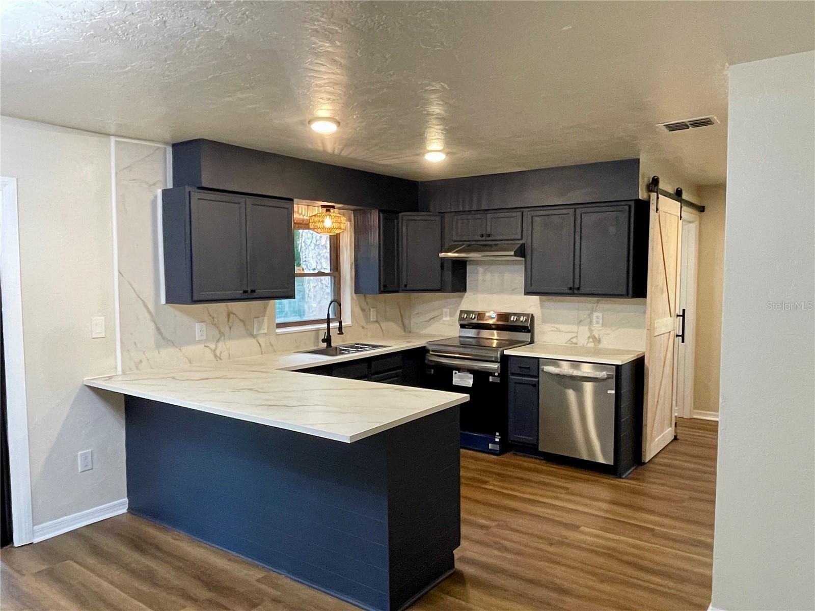 Image 9 of 27 For 1715 6th Place