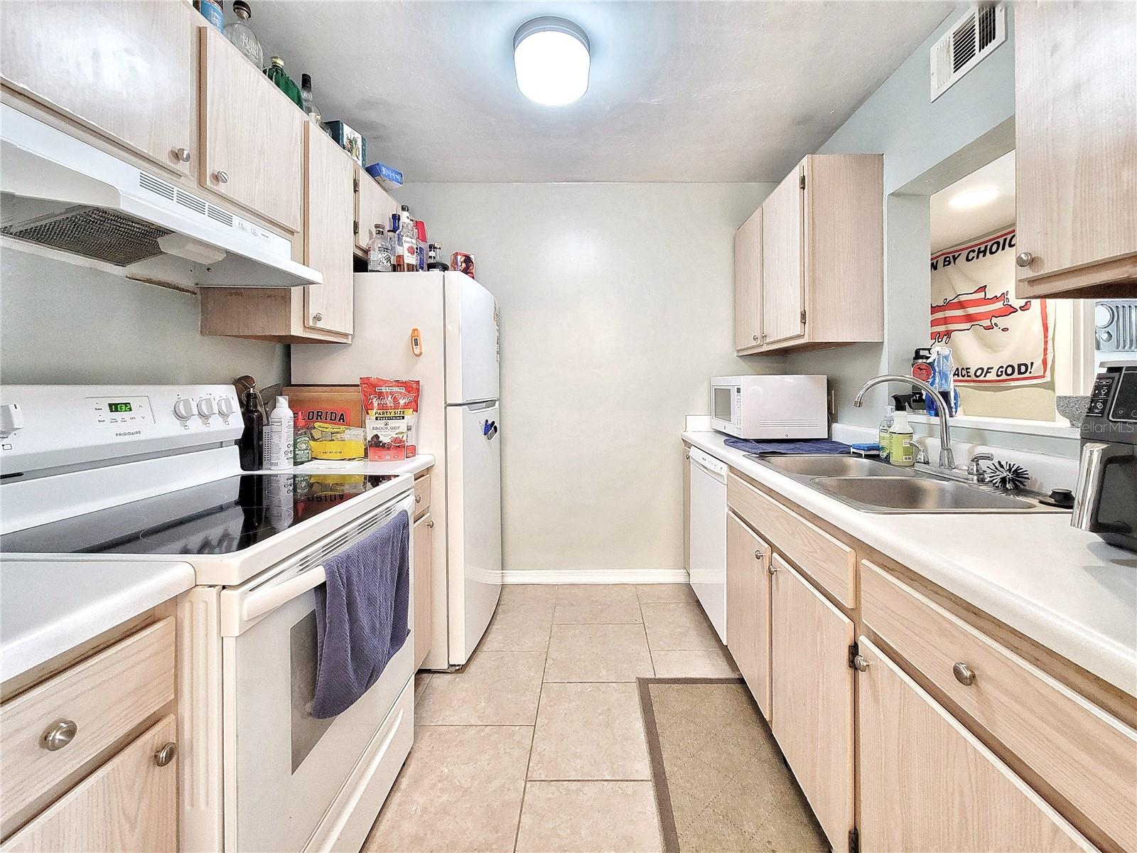 Image 15 of 27 For 2360 Archer Road 801