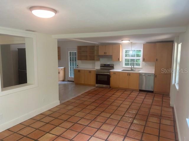 Image 5 of 12 For 930 12th Avenue