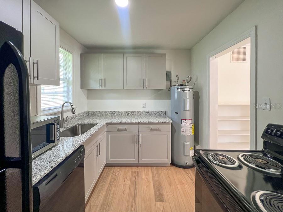 Image 5 of 16 For 1124 4th Avenue