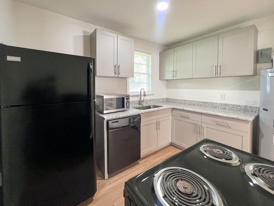 Image 6 of 16 For 1124 4th Avenue