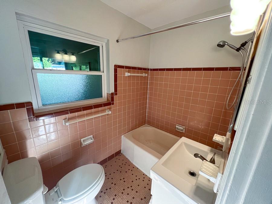 Image 15 of 20 For 610 34th Terrace