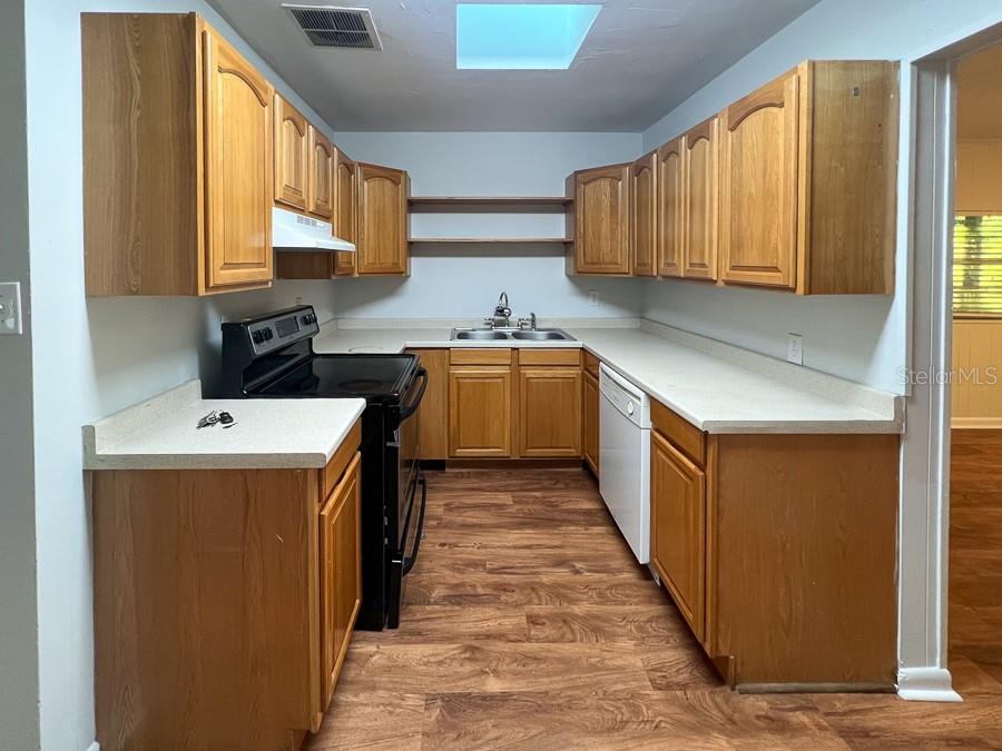 Image 3 of 20 For 610 34th Terrace