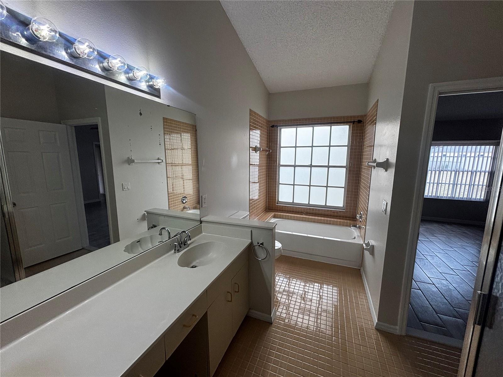 Image 5 of 9 For 109 Emerald Road