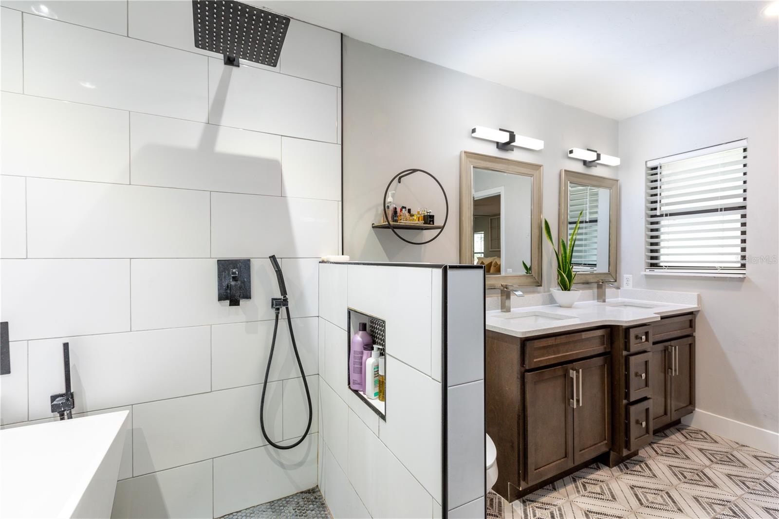 Image 17 of 37 For 10237 12th Place