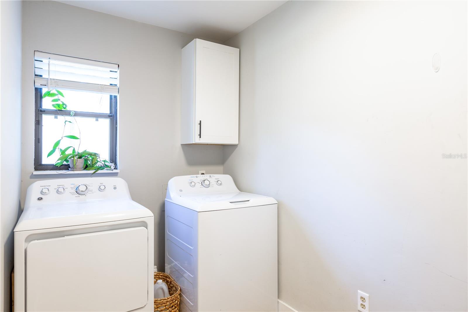 Image 26 of 37 For 10237 12th Place