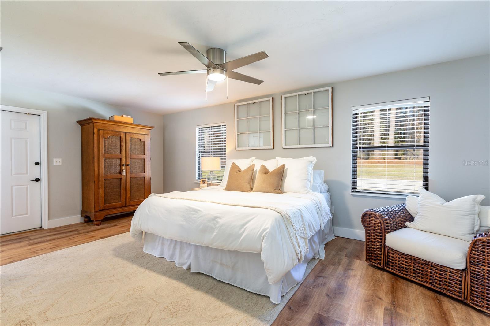 Image 3 of 37 For 10237 12th Place