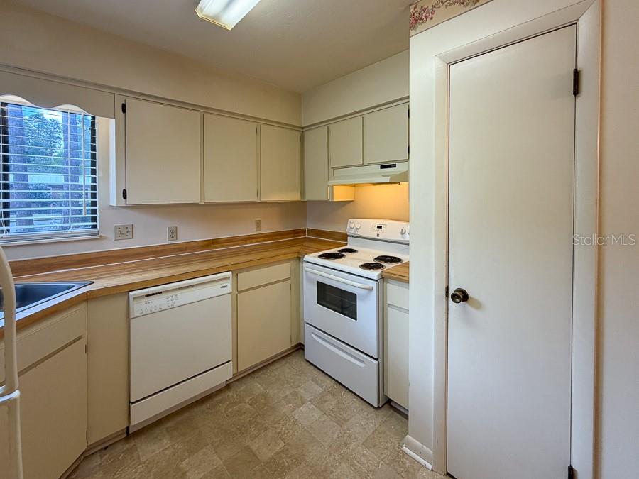 Image 4 of 28 For 4190 85th Place