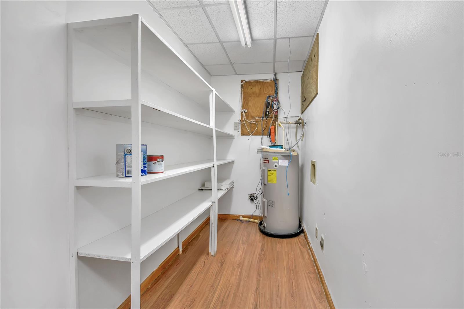 Image 12 of 25 For 949 Lane Avenue S