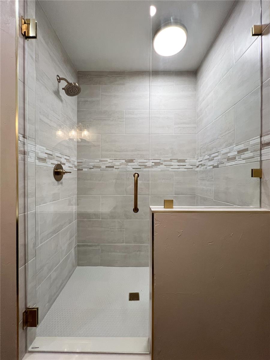 Image 33 of 51 For 15125 87th Avenue