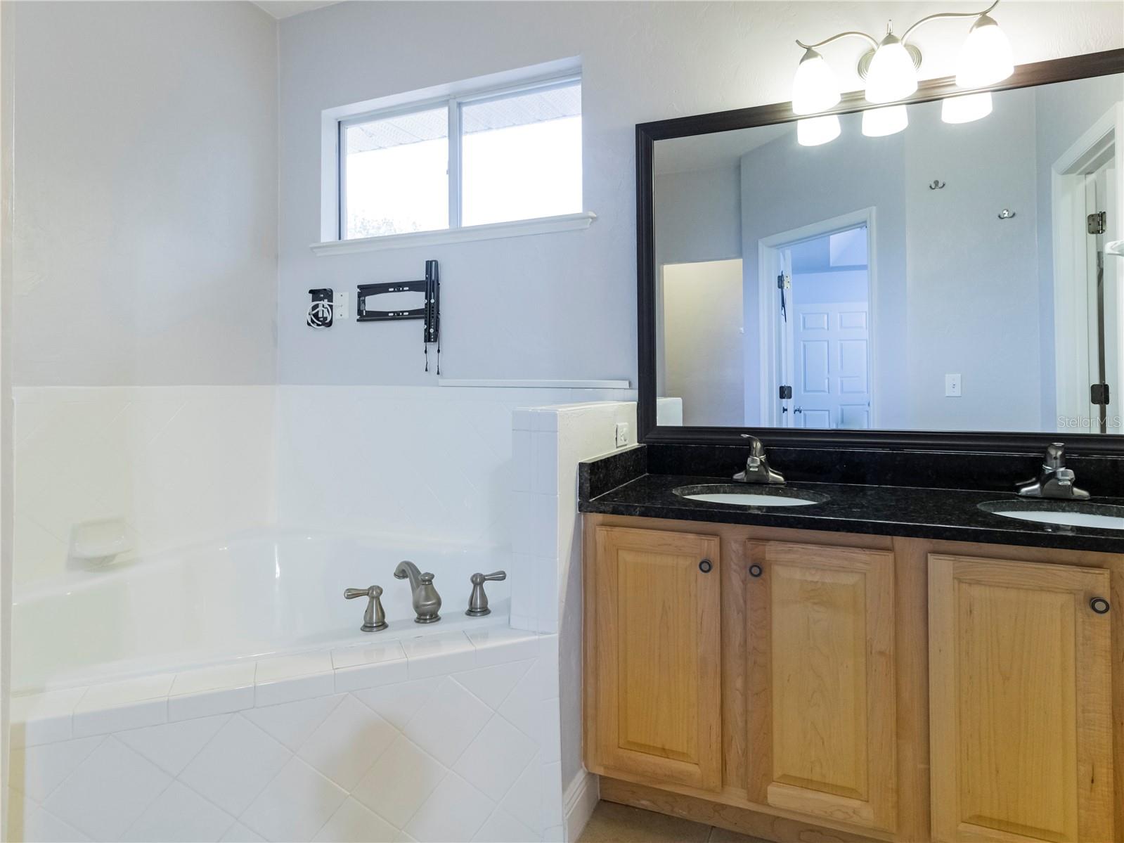 Image 10 of 17 For 14001 9th Road