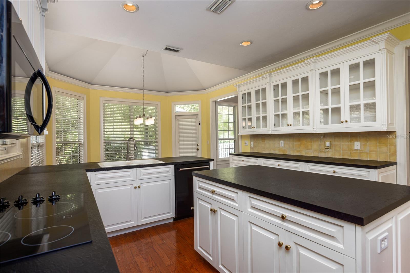 Image 27 of 65 For 4509 53rd Street