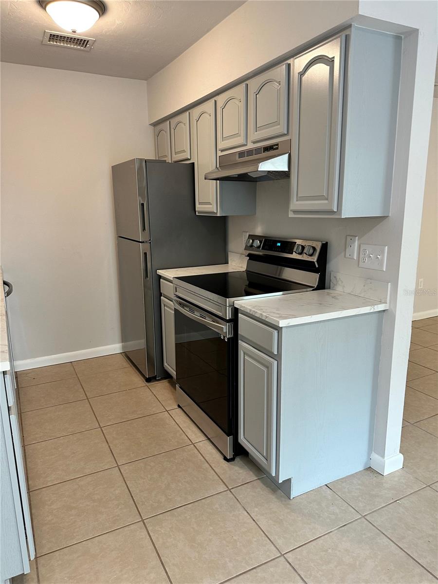 Image 3 of 14 For 2220 39th Way C