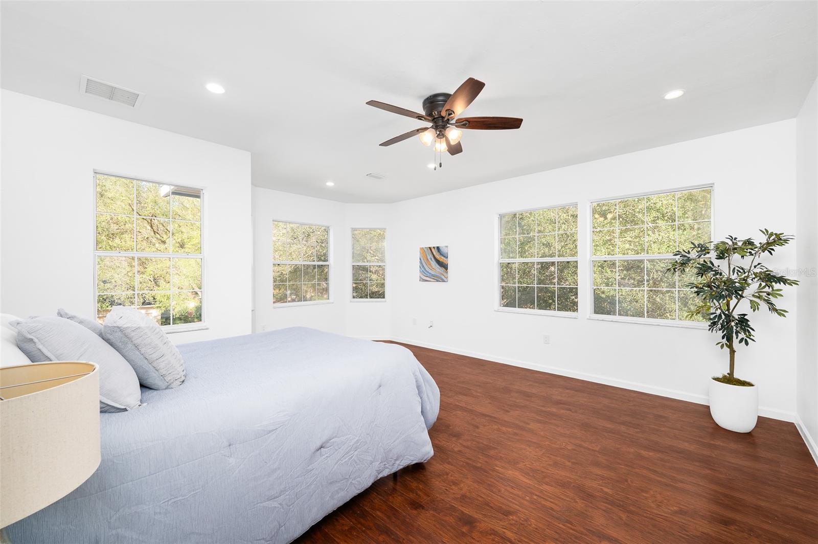 Image 19 of 45 For 9405 31st Lane