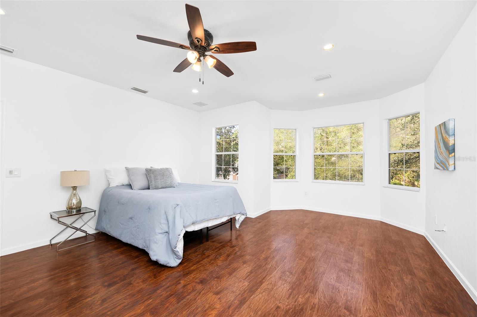 Image 20 of 45 For 9405 31st Lane