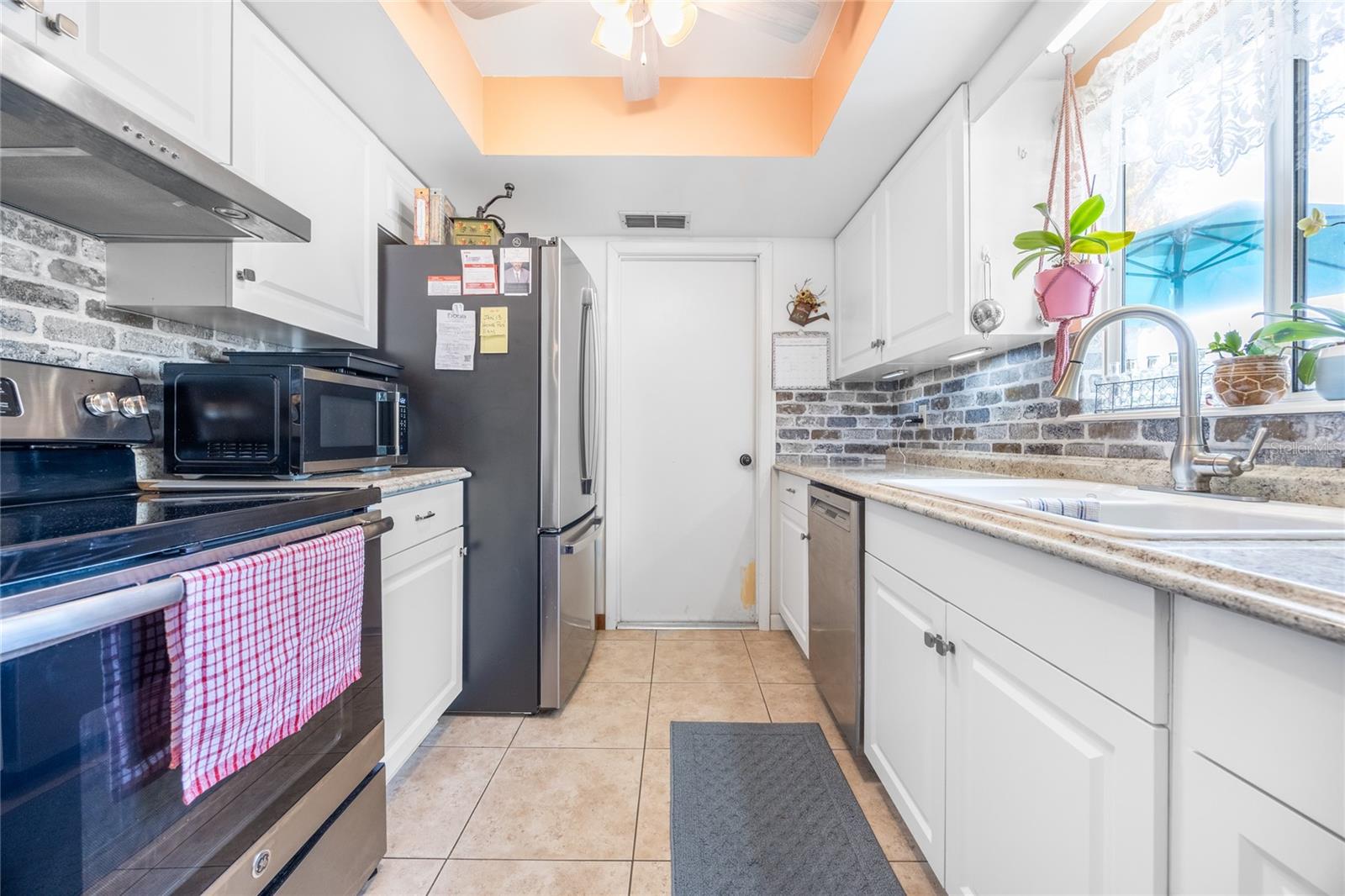 Image 14 of 48 For 11250 78th Court