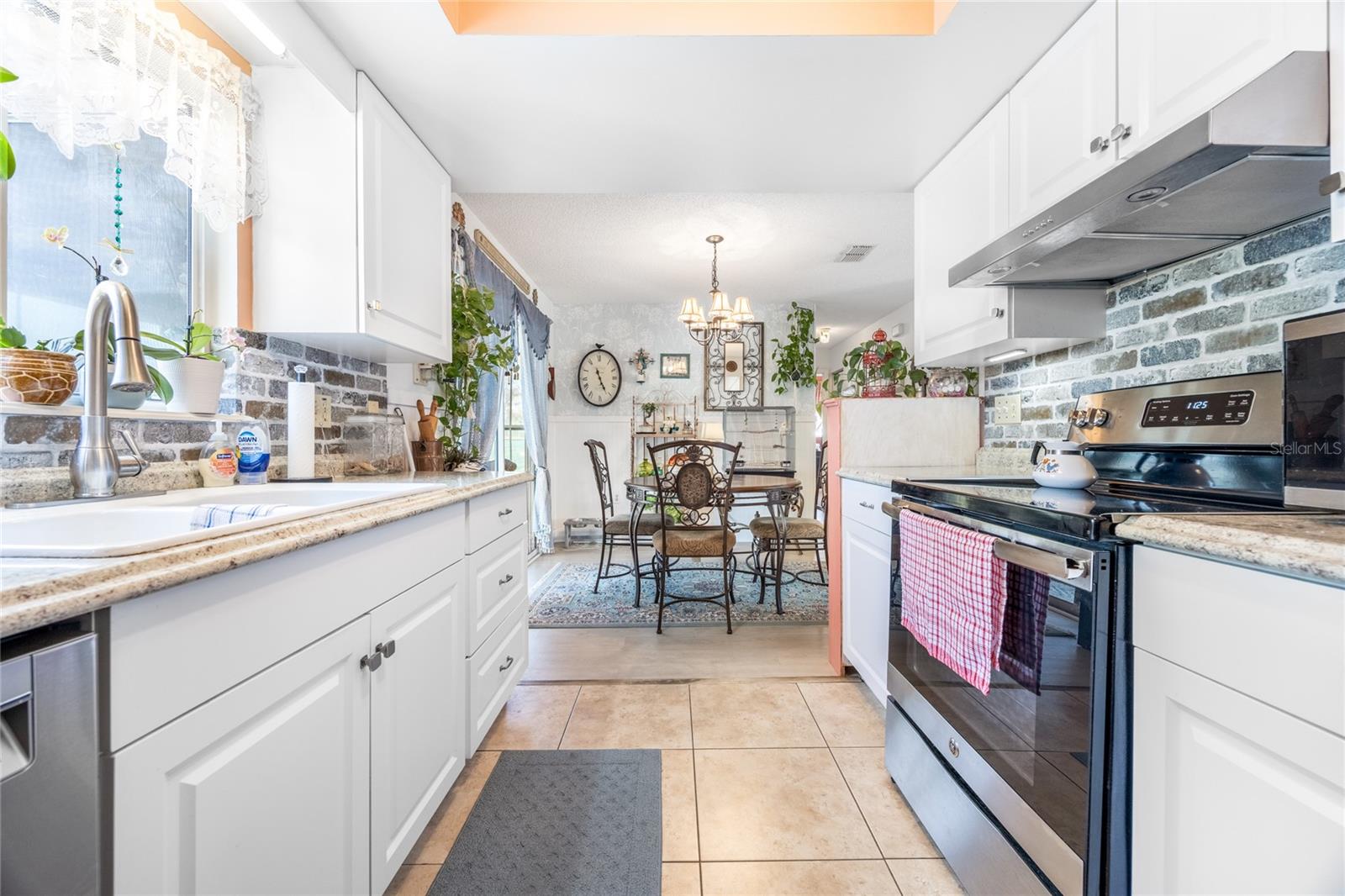 Image 16 of 48 For 11250 78th Court