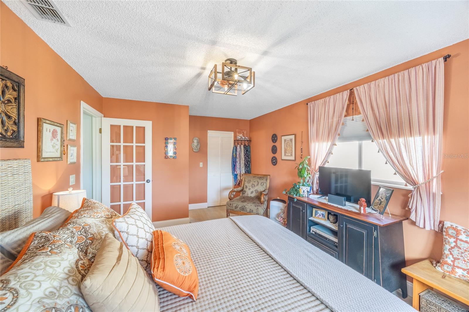 Image 21 of 48 For 11250 78th Court