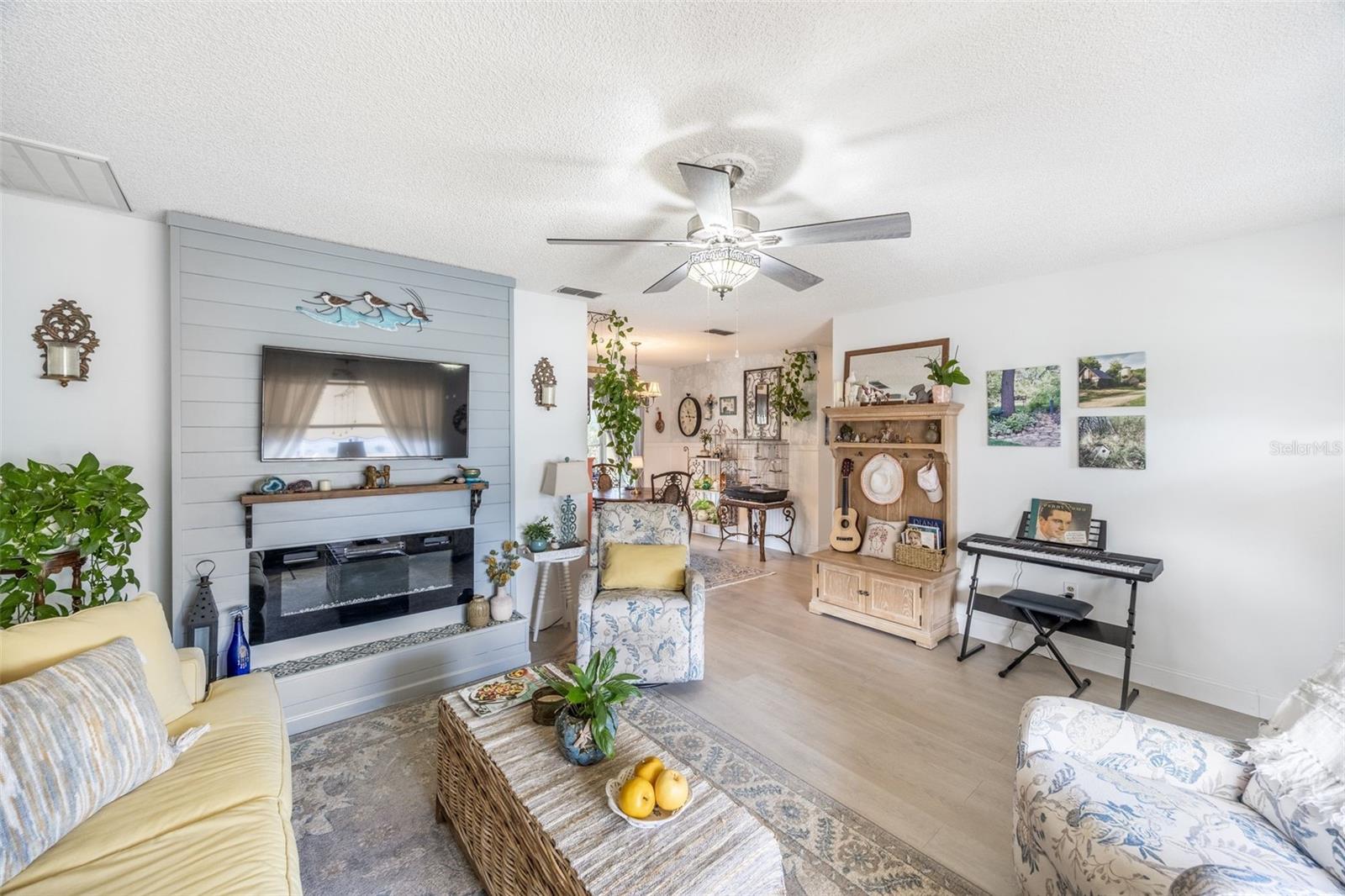 Image 7 of 48 For 11250 78th Court