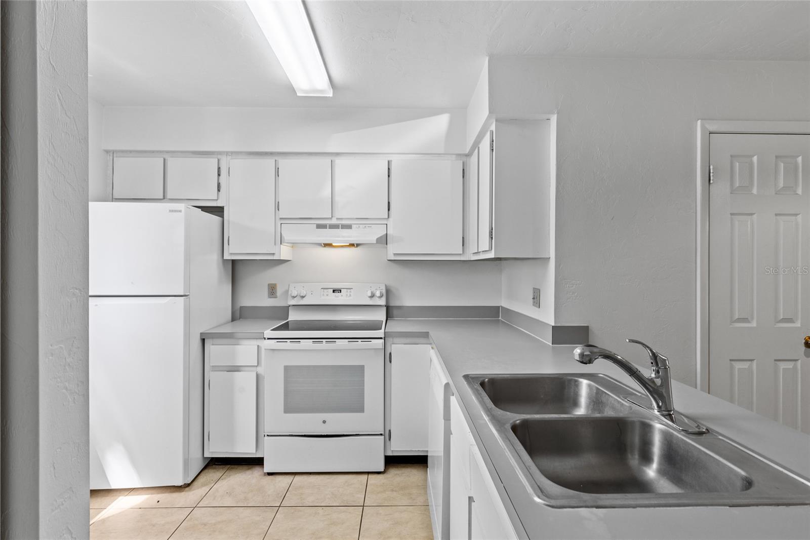 Image 6 of 17 For 2219 39th Way Sw