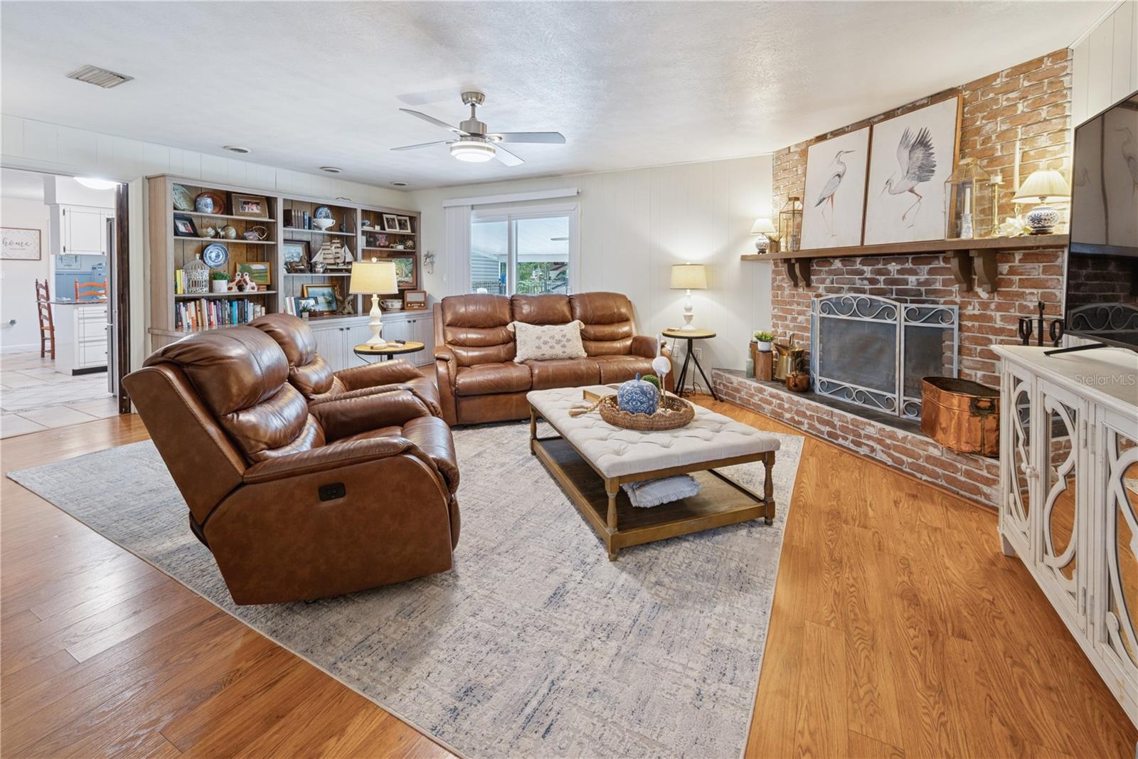 Image 11 of 47 For 15346 14th Avenue