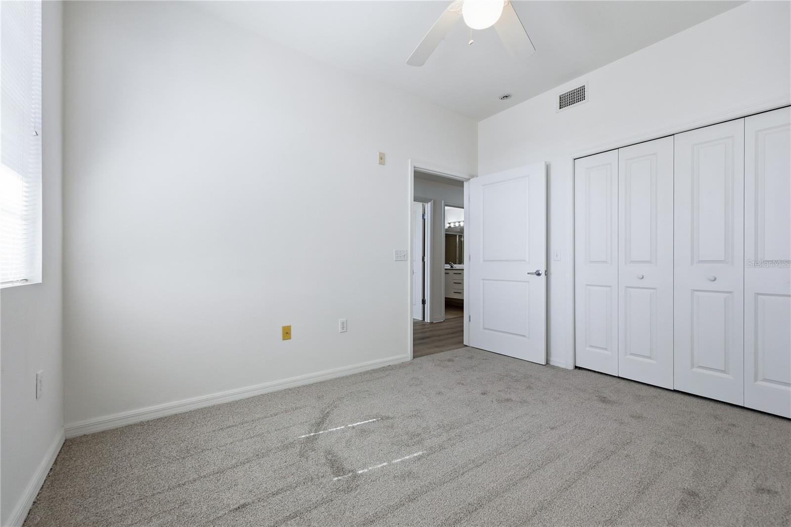 Listing photo id 11 for 20 6th Street 304