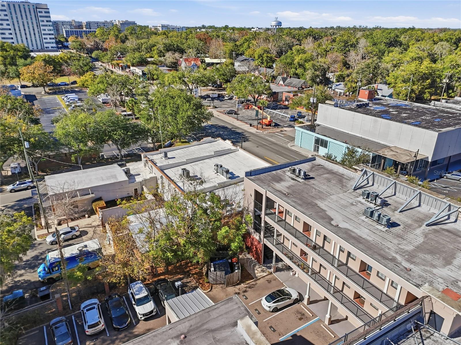 Listing photo id 15 for 20 6th Street 304