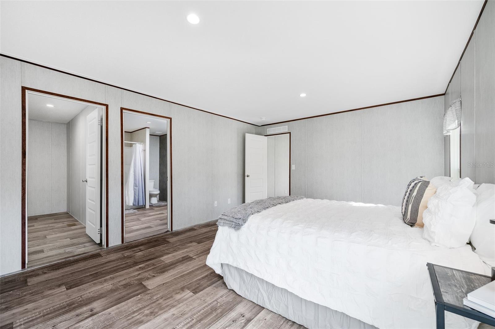 Image 27 of 45 For 10071 80th Street