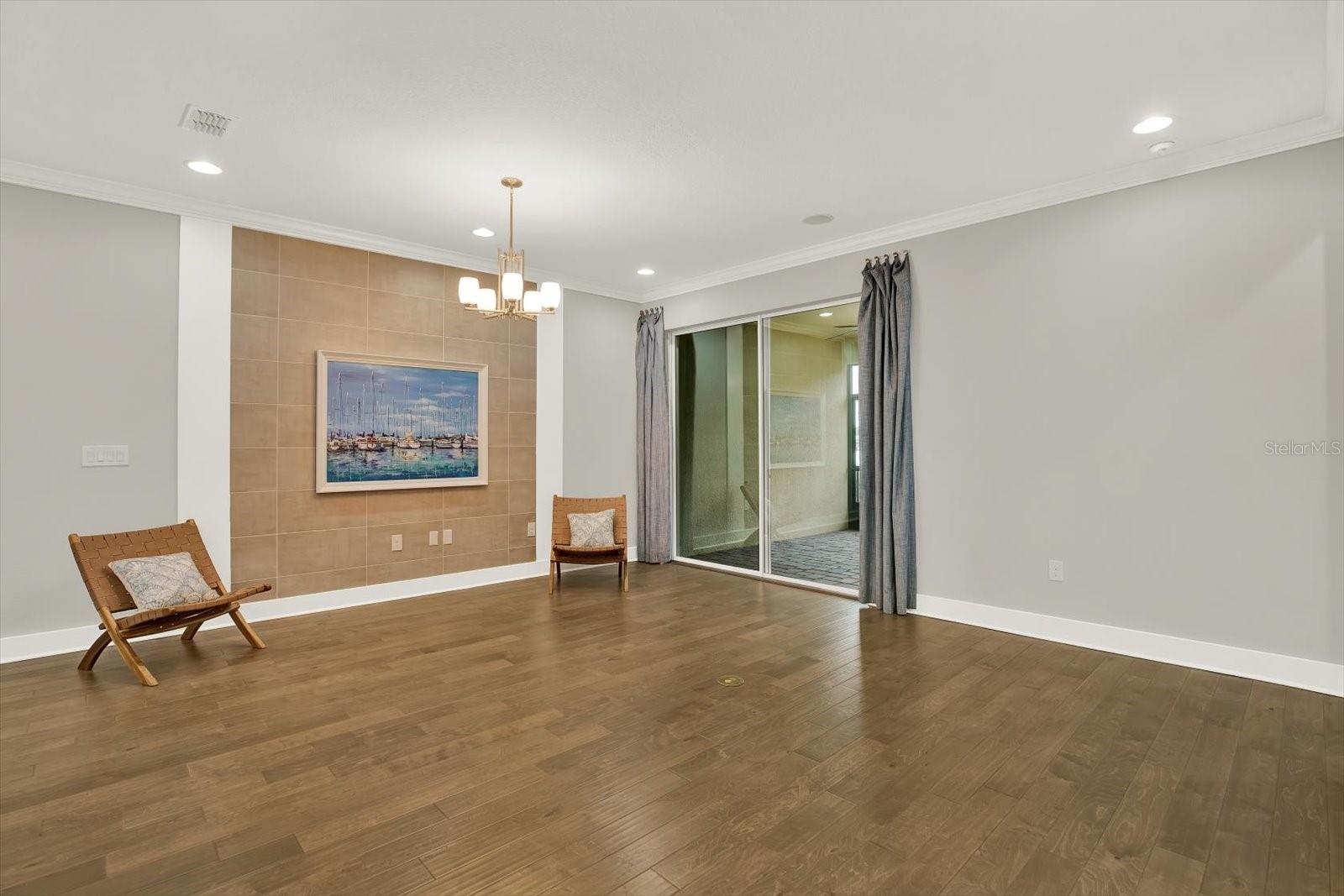 Image 12 of 53 For 2005 Palm Key Avenue