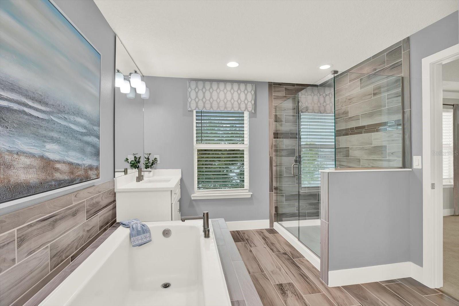 Image 24 of 53 For 2005 Palm Key Avenue