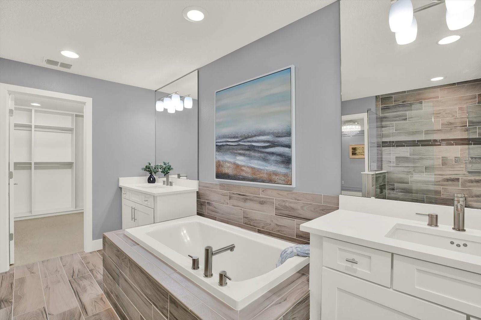 Image 25 of 53 For 2005 Palm Key Avenue