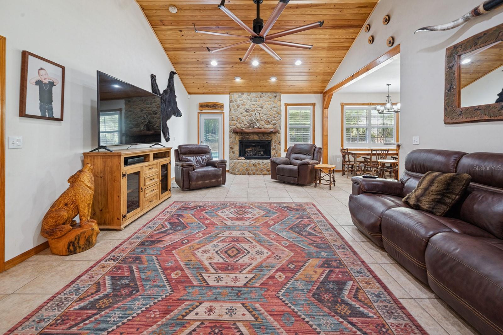 Image 13 of 50 For 6719 82nd Avenue