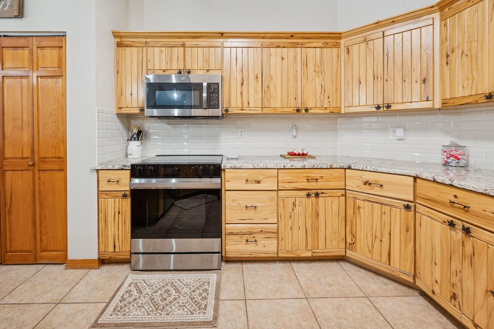 Image 18 of 50 For 6719 82nd Avenue