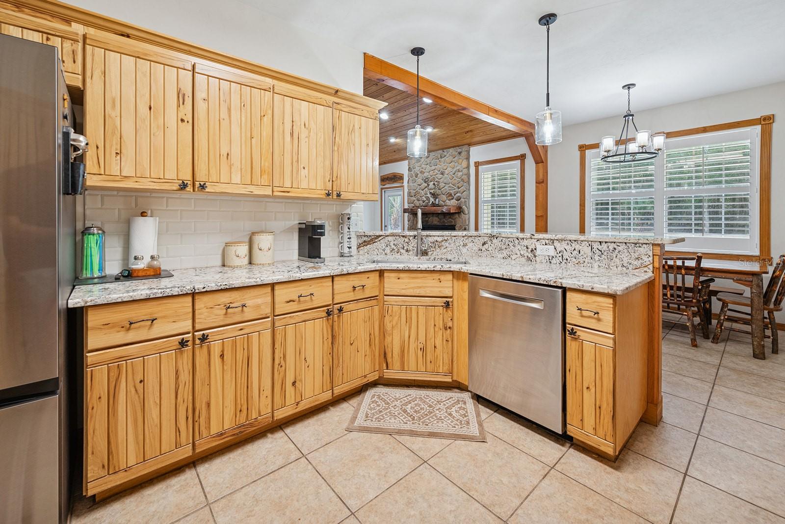 Image 19 of 50 For 6719 82nd Avenue