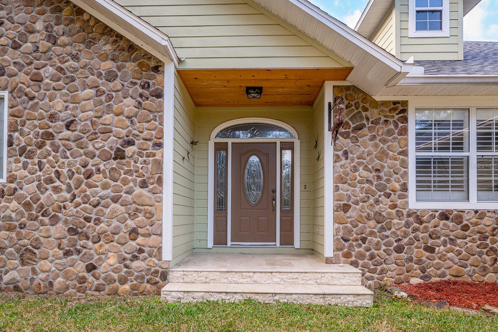 Image 4 of 50 For 6719 82nd Avenue