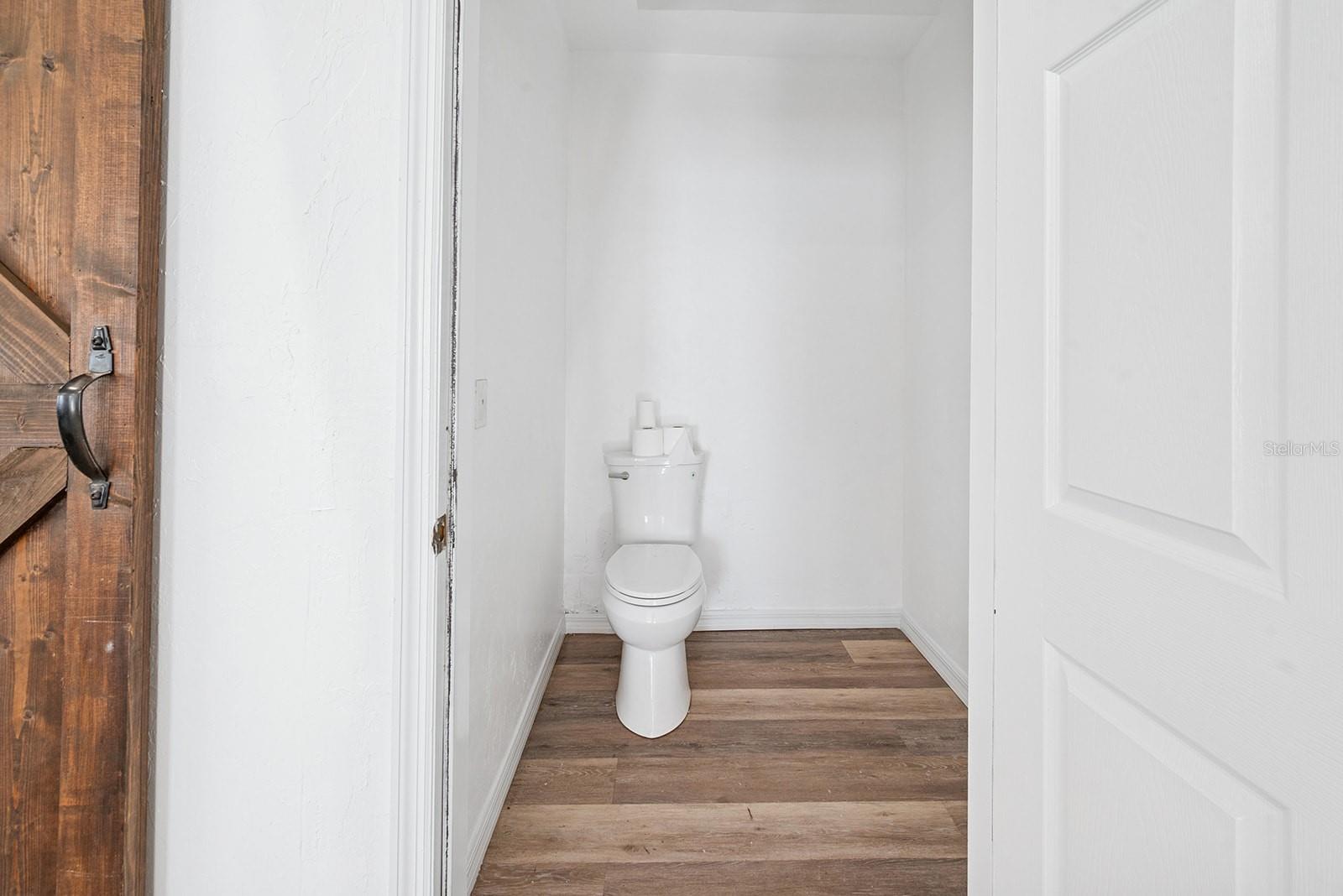 Image 42 of 50 For 6719 82nd Avenue