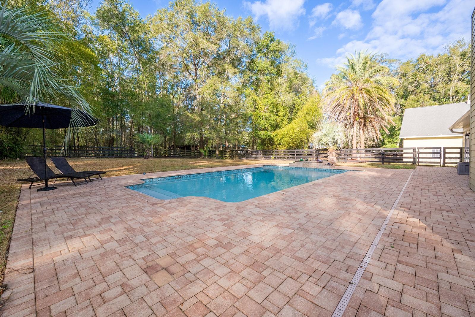 Image 7 of 50 For 6719 82nd Avenue