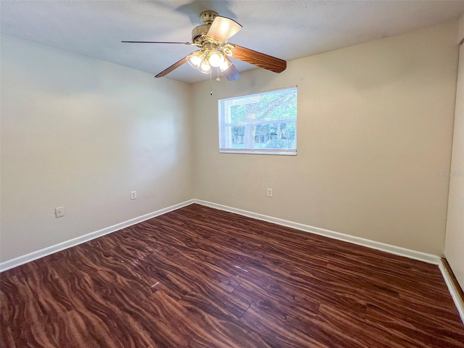 Image 17 of 31 For 536 34th Street