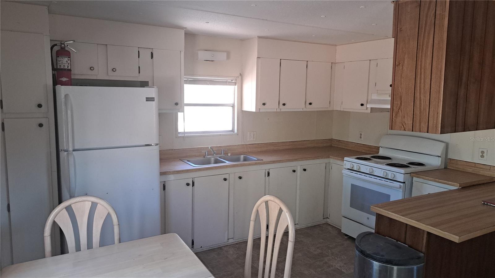 Image 5 of 16 For 669 Shiloh Street