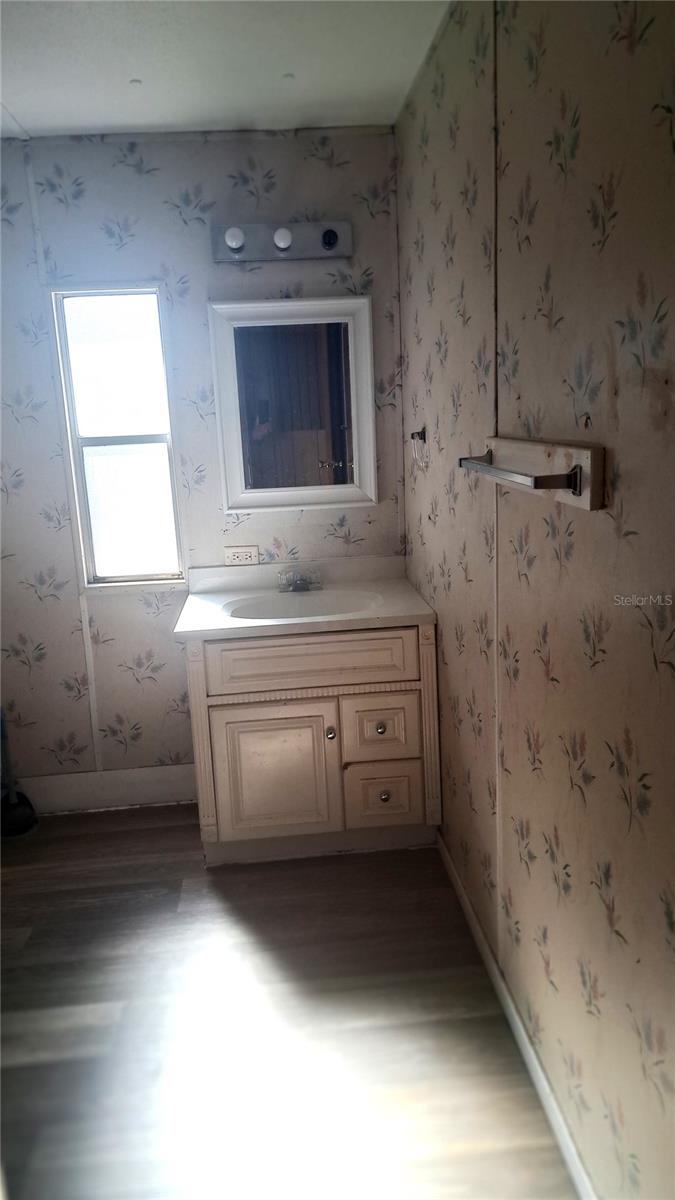 Image 8 of 16 For 669 Shiloh Street