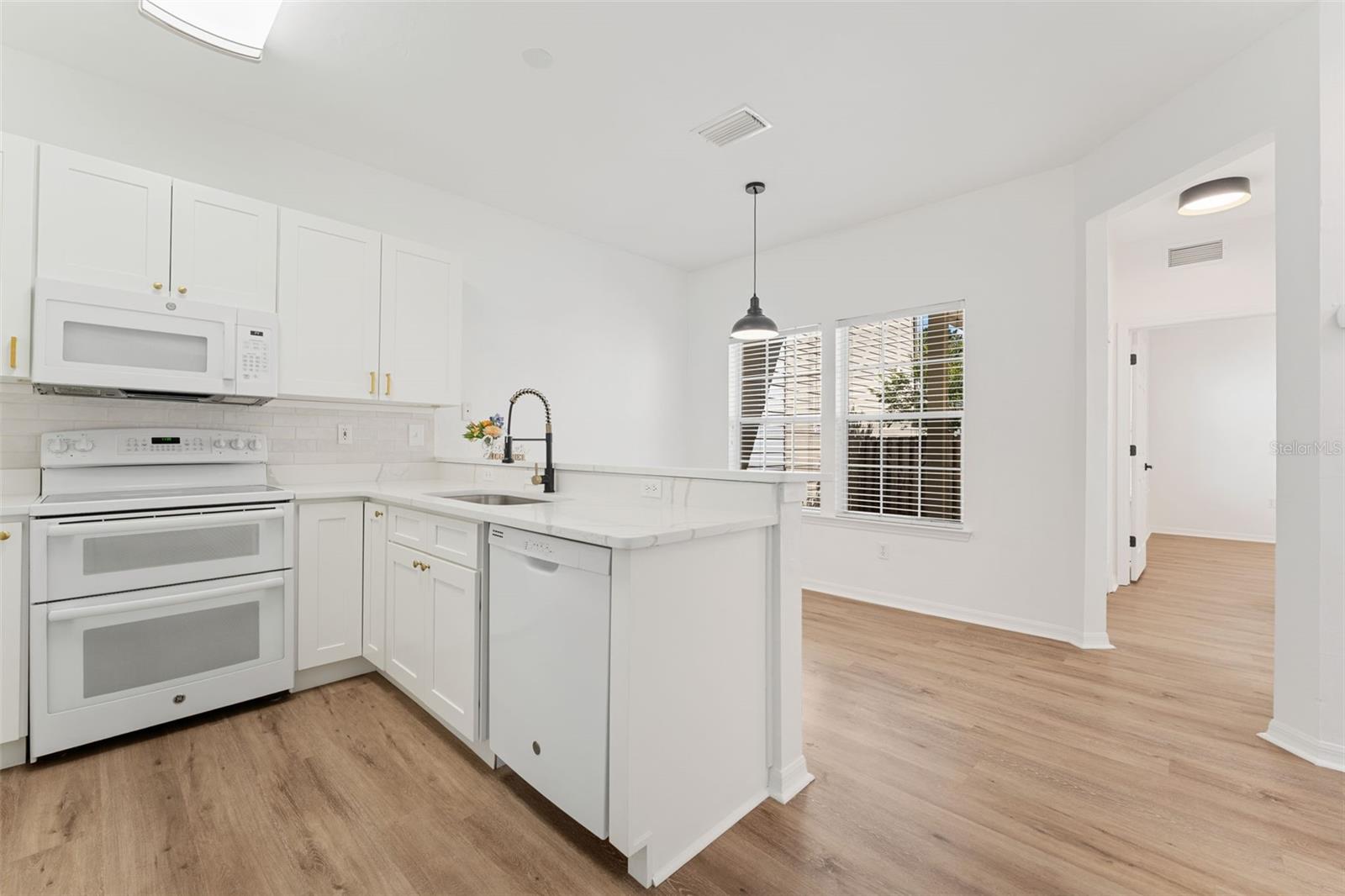 Image 10 of 40 For 11585 18th Place