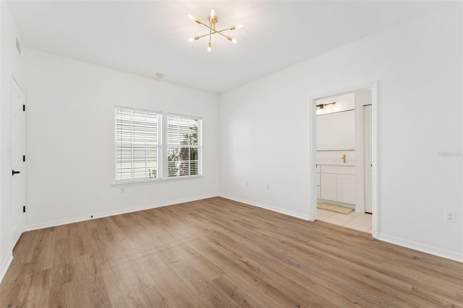 Image 20 of 40 For 11585 18th Place