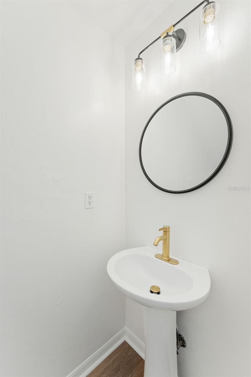 Image 26 of 40 For 11585 18th Place