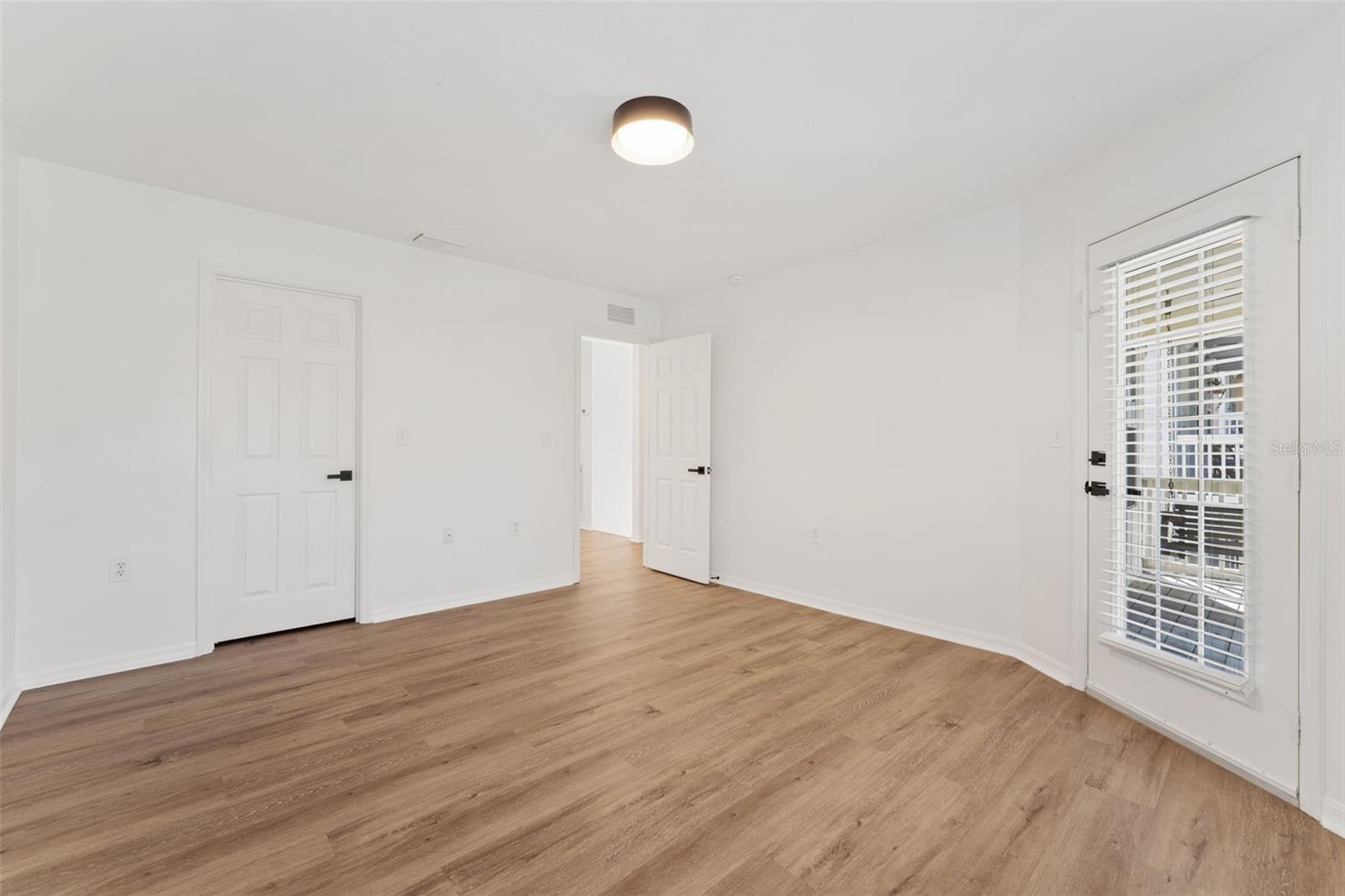 Image 29 of 40 For 11585 18th Place