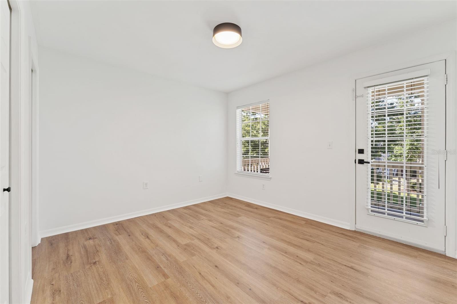 Image 31 of 40 For 11585 18th Place